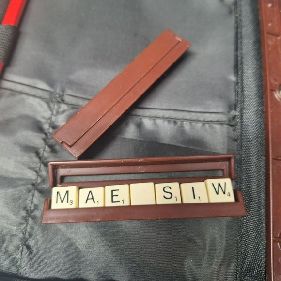 Scrabble Folio Travel Game 2001 Vintage Zipper Car Ride Pencil No Score Sheet - Picture 8 of 13